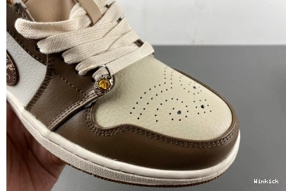 HF5743-221 JORDAN 1 Low AIR 1031